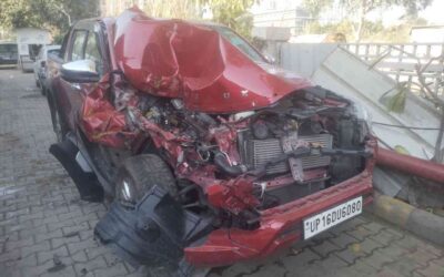 TOYOTA HILUX HIGH AT (2023)- NOIDA, UTTAR PRADESH (WITH RC)