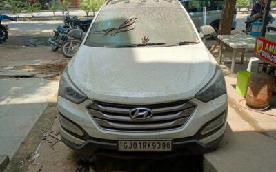 HYUNDAI SANTAFE CRDI 4WD AT DM (2015)Baroda,GUJARAT, (WITH RC)