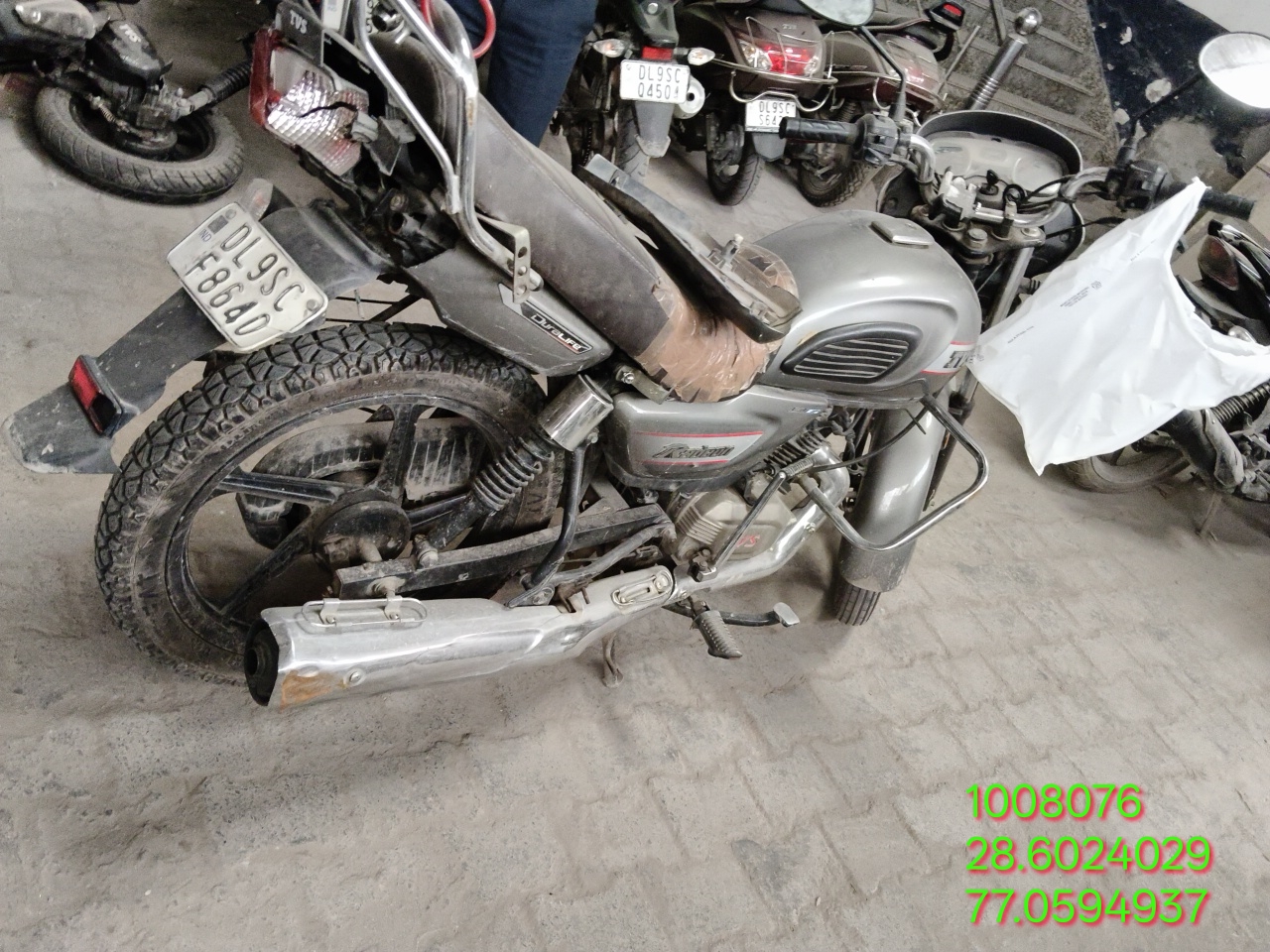 TVS RADEON,2022,Petrol,NEW DELHI(WITH RC)