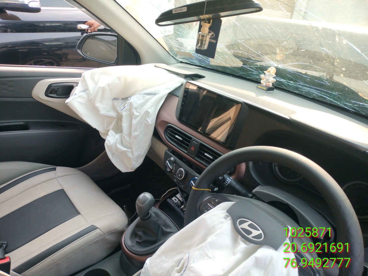 HYUNDAI AURA 1.2 S ,PETROL,2025,AKOLA,MH(WITH RC)