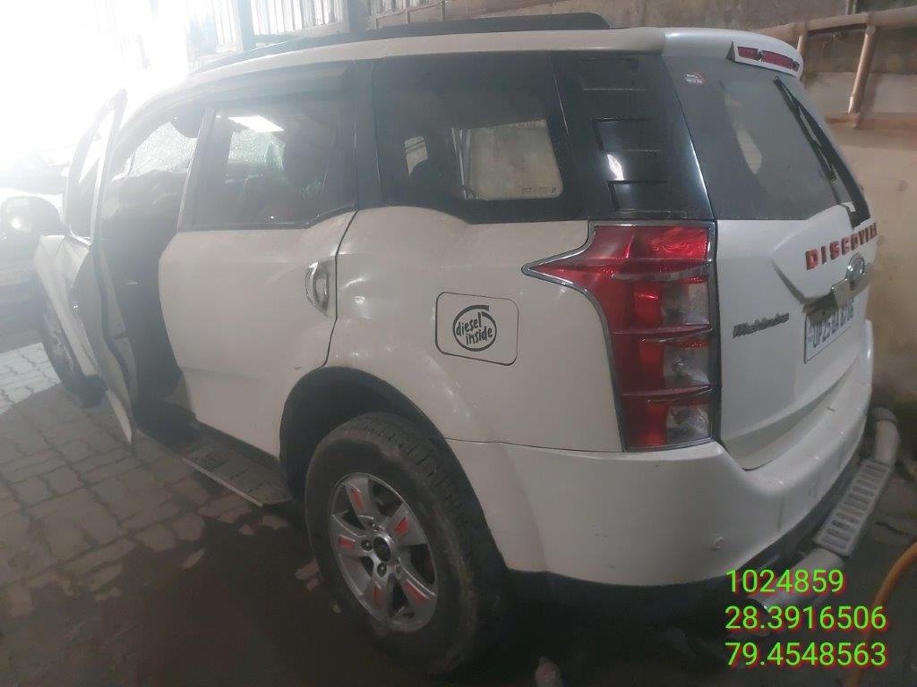 mahindra XUV 500 W8,2014,Diesel,BAREILLY,UP(WITHOUT RC) - Image 3