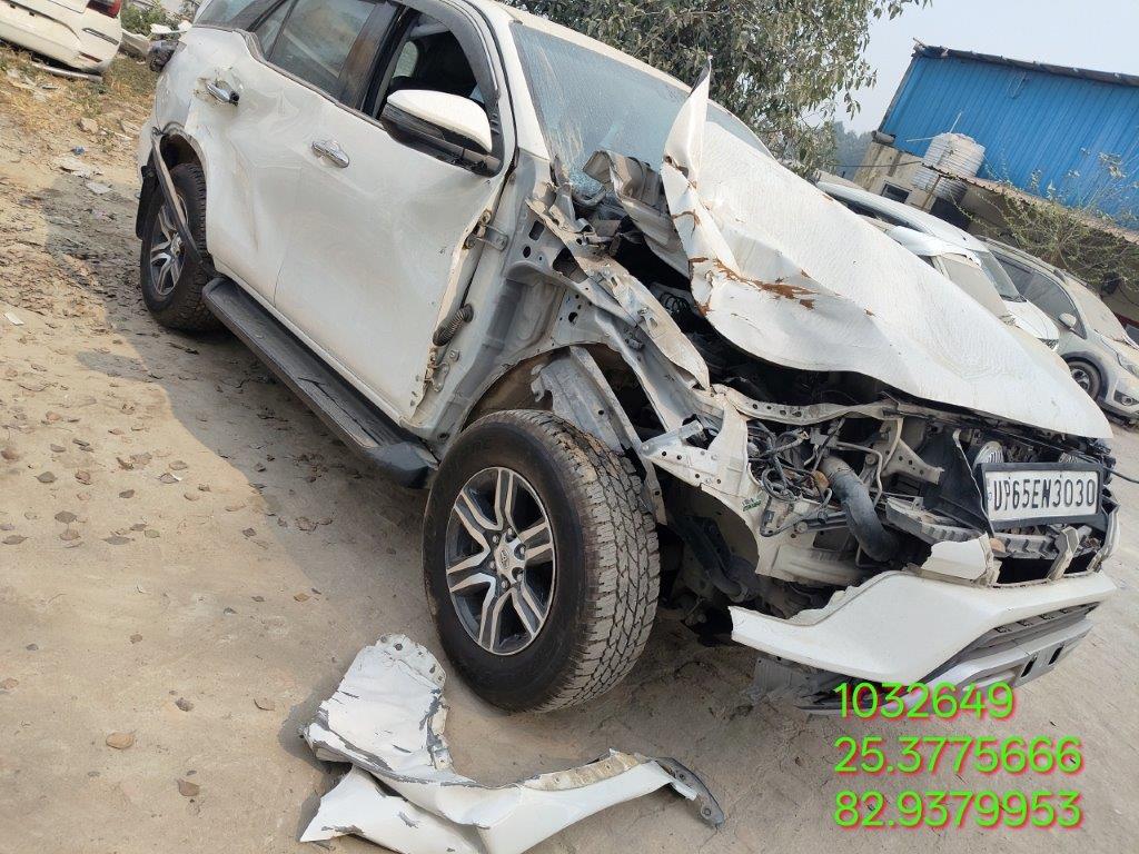 TOYOTA FORTUNER 2.8,2022,Diesel,VARANASI,UP(WITH RC) - Image 3
