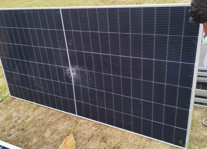 VIKRAM SOLAR LIMITED  PV Module Hypersol VSMDH-72.595.05-30M 64 Pcs Amethi, UTTAR PRADESH