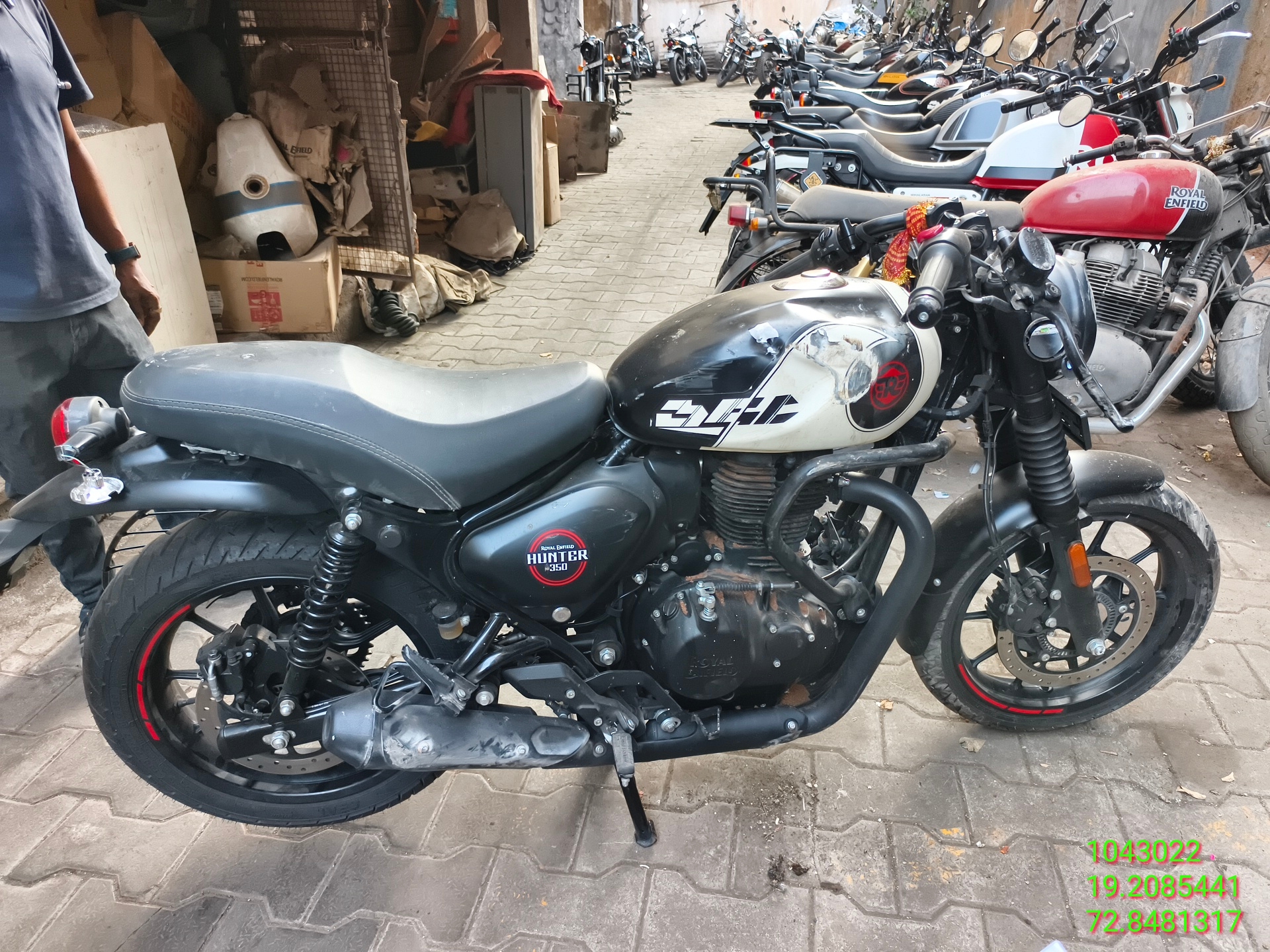 ROYAL ENFIELD HUNTER 350 TOKYO BLACK,2025,Petrol,MUMBAI,MH(WITH RC)