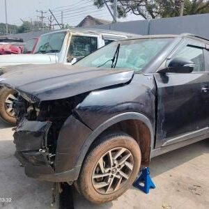 MAHINDRA XUV 300 W8 PG BS6 MT,2023,Petrol,BANGALORE,KA(WITHOUT Rc)