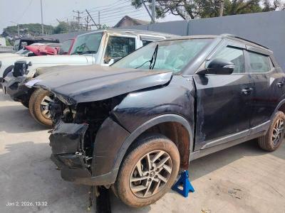 MAHINDRA XUV 300 W8 PG BS6 MT,2023,Petrol,BANGALORE,KA(WITHOUT Rc)