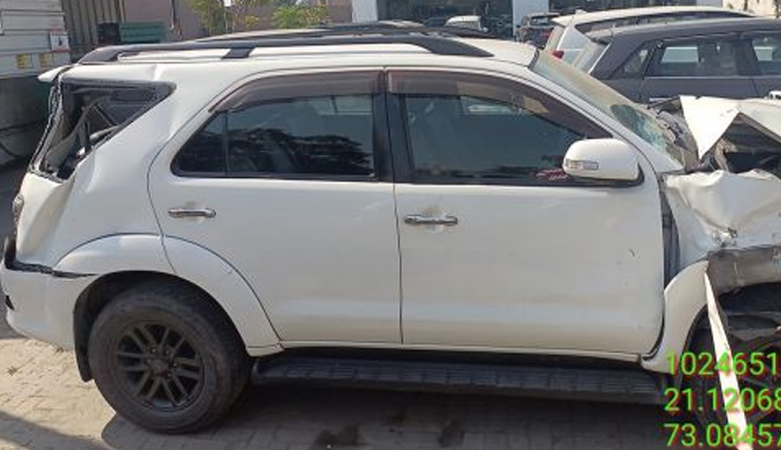 TOYOTA FORTUNER 3.0 L,2016,DIESEL,BARODA,GJ(WITHOUT RC)