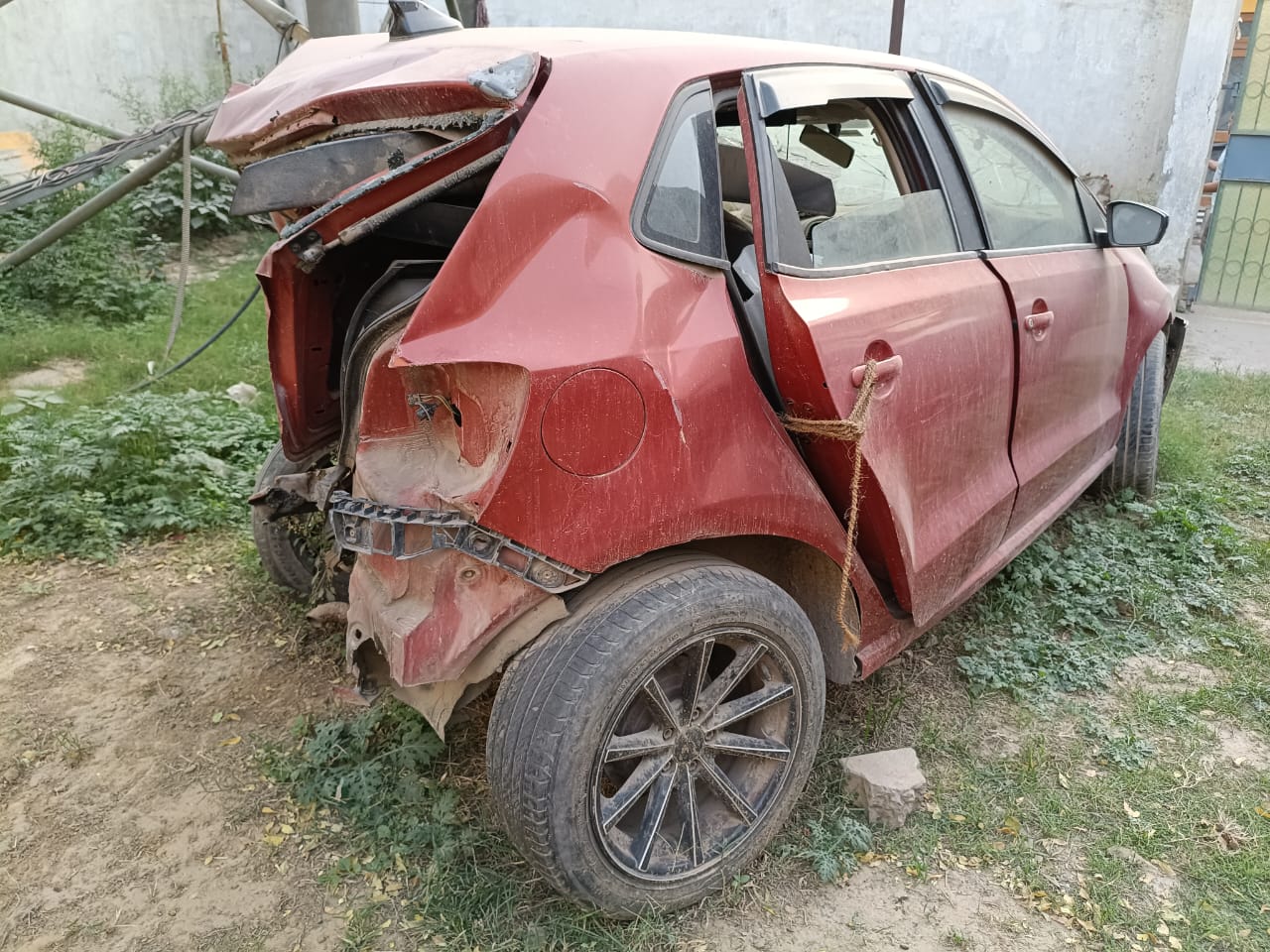 VOLKSWGANE POLO HIGHLINE 1.2L P,2016,PETROL,faridabad ,HR(WITHOUT RC)