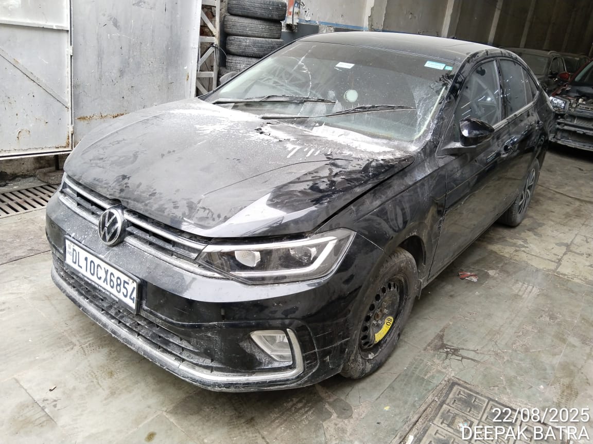 VOLKSWGANE VIRTUS TOPLINE,2024,PETROL,DELHI,DL(WITH RC)