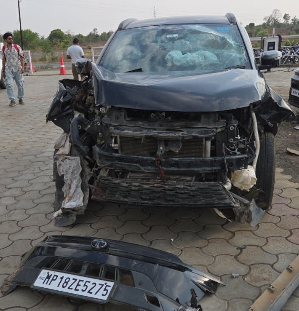 TATA MOTORS NEXON 1.5 CREATIVE DARK EDITION ,Petrol,2024,JABALPUR,MP(WITH RC)