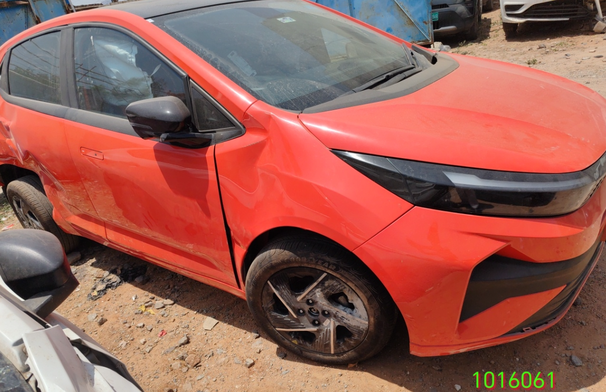 TATA MOTORS ALTROZ ACCOMPLISHED S 5MT ,Petrol,HYDERABAD,TS(WITH RC)