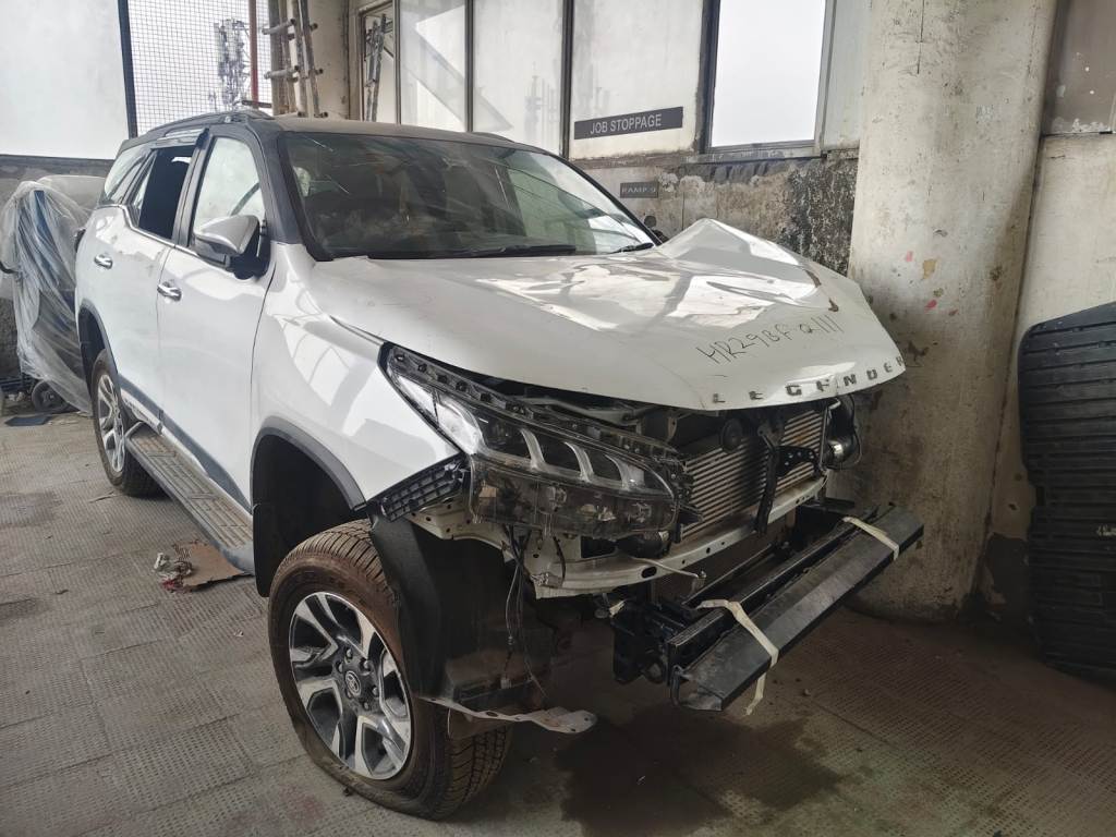 TOYOTA FORTUNNER NEODRIVELEGENDER AT,2025,DIESEL/HYBRID,FARIDABAD,HR(WITH RC)