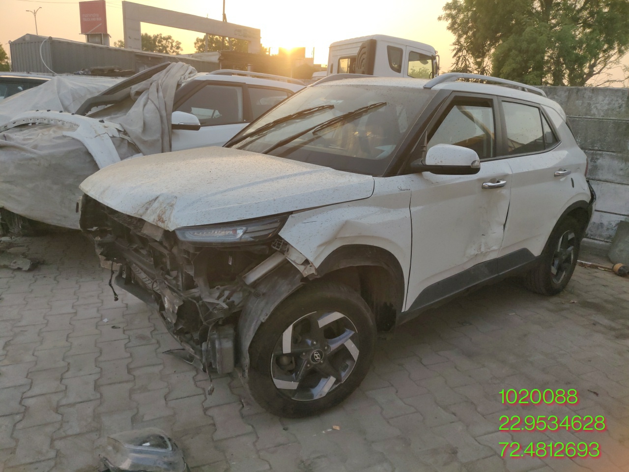 HYUNDAI VENUE 1.0 SX PLUS DCT GDI VTVT,Petrol2021,Petrol,AHMADABAD,GJ(WITH RC)
