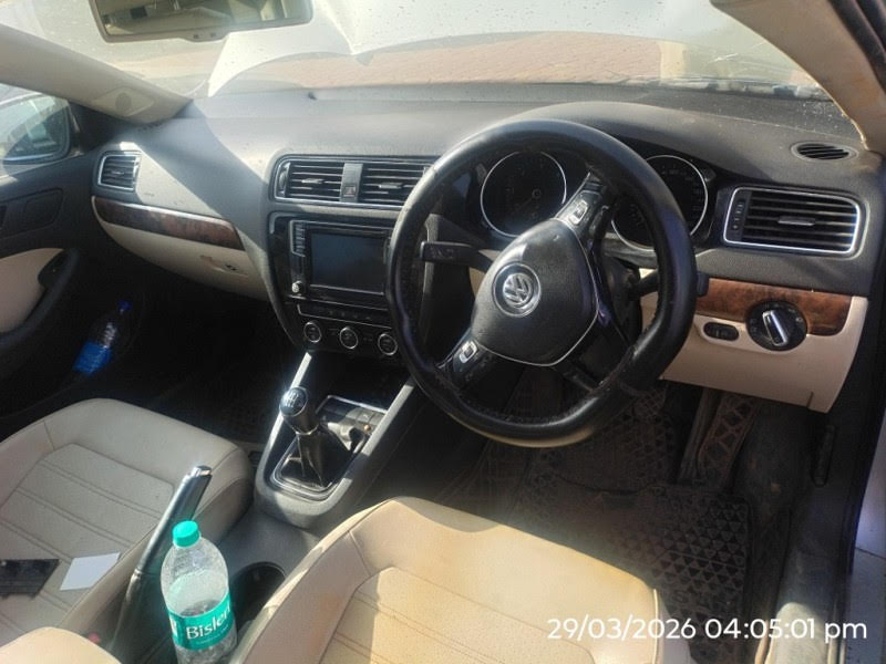 VOLKSWAGEN JETTA 2.0L – SILVER (2017)-Jabalpur,Madhya Pradesh, (WITH RC)