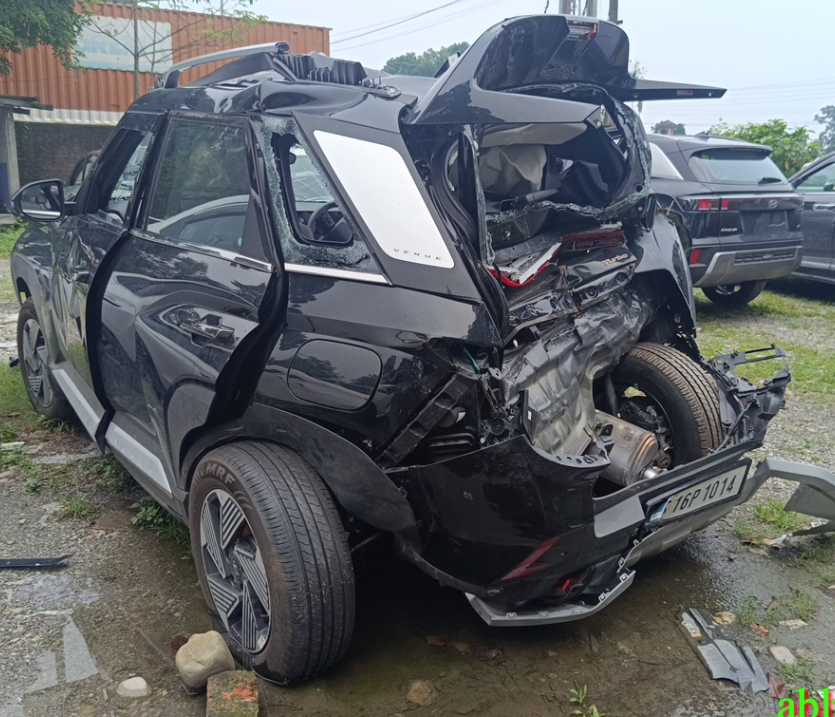 HYUNDAI VENUE 1.0 HX8 TURBO DCT ,Petrol,2026,BONGAIGAON,AS(WITH RC)