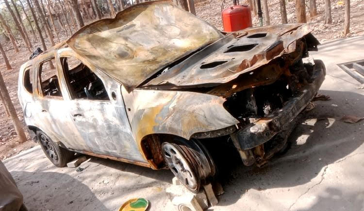 RENAULT DUSTER RXL (2014)-bangaLORE,KARNATAKA, (Without RC) FIRE