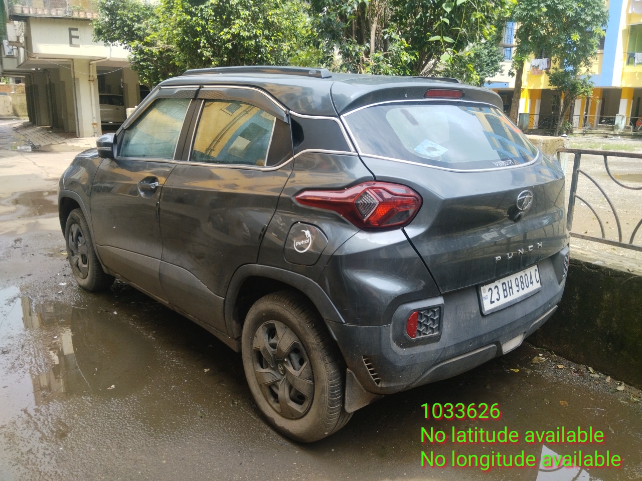 TATA MOTORS PUNCH ADVENTURE,2023,Petrol,VAPI,GJ(WITH RC)