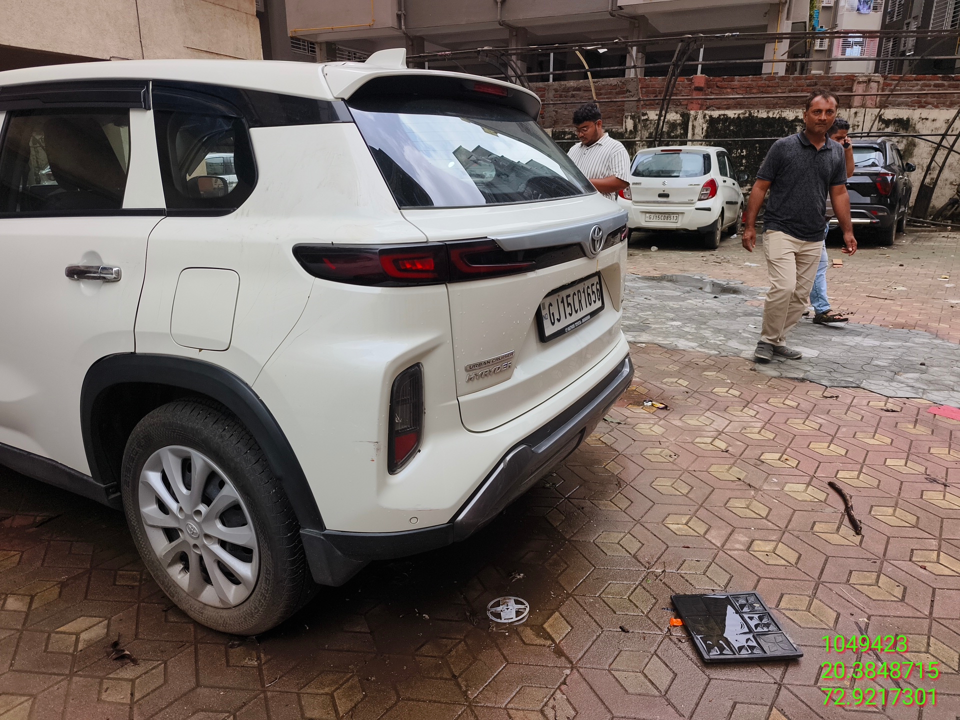 TOYOTA URBAN CRUISER HYRYDER E NEO DRIVE,2025,Petrol,VAPI,GJ(WITH RC)