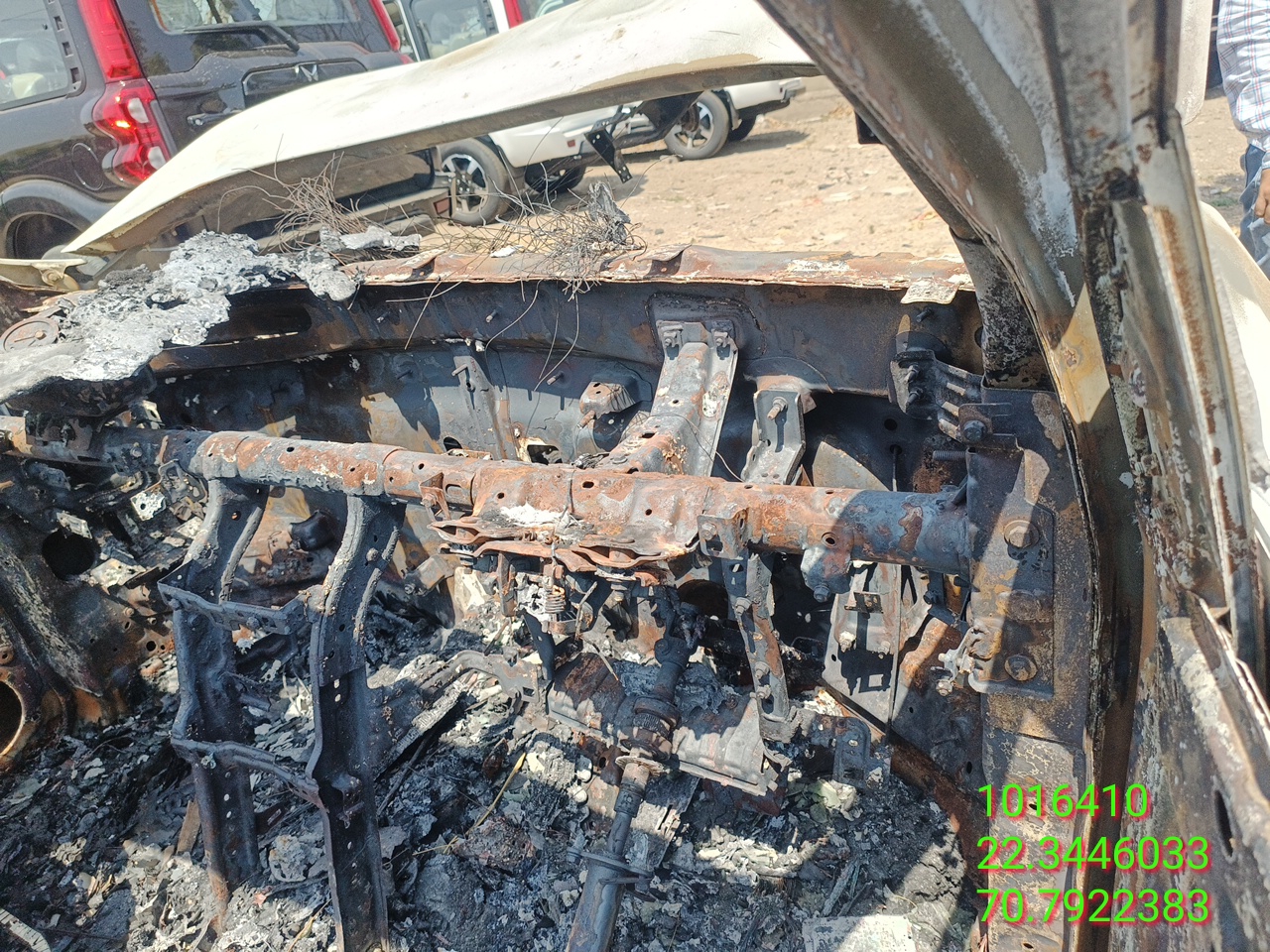 MAHINDRA XUV 700 AX7 LUXURY PACK AT 7STR,2023,Diesel,RAJKOT,GJ(WITHOUT RC)