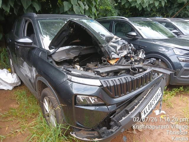 Skoda Kylaq Signature 1.0 TSI AT 2025 (2025)-THRISSUR,KERALA (With RC)