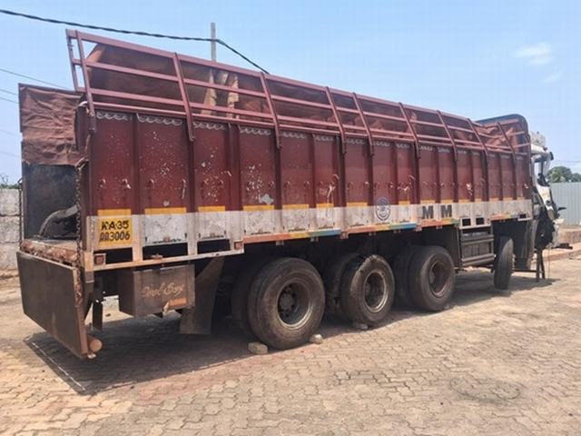DAIMLER INDIA COMMERCIAL VEHICLES BHARATBENZ 4828R 10X2 (2025)-KOPPAL,KARNATAKA, (With RC)