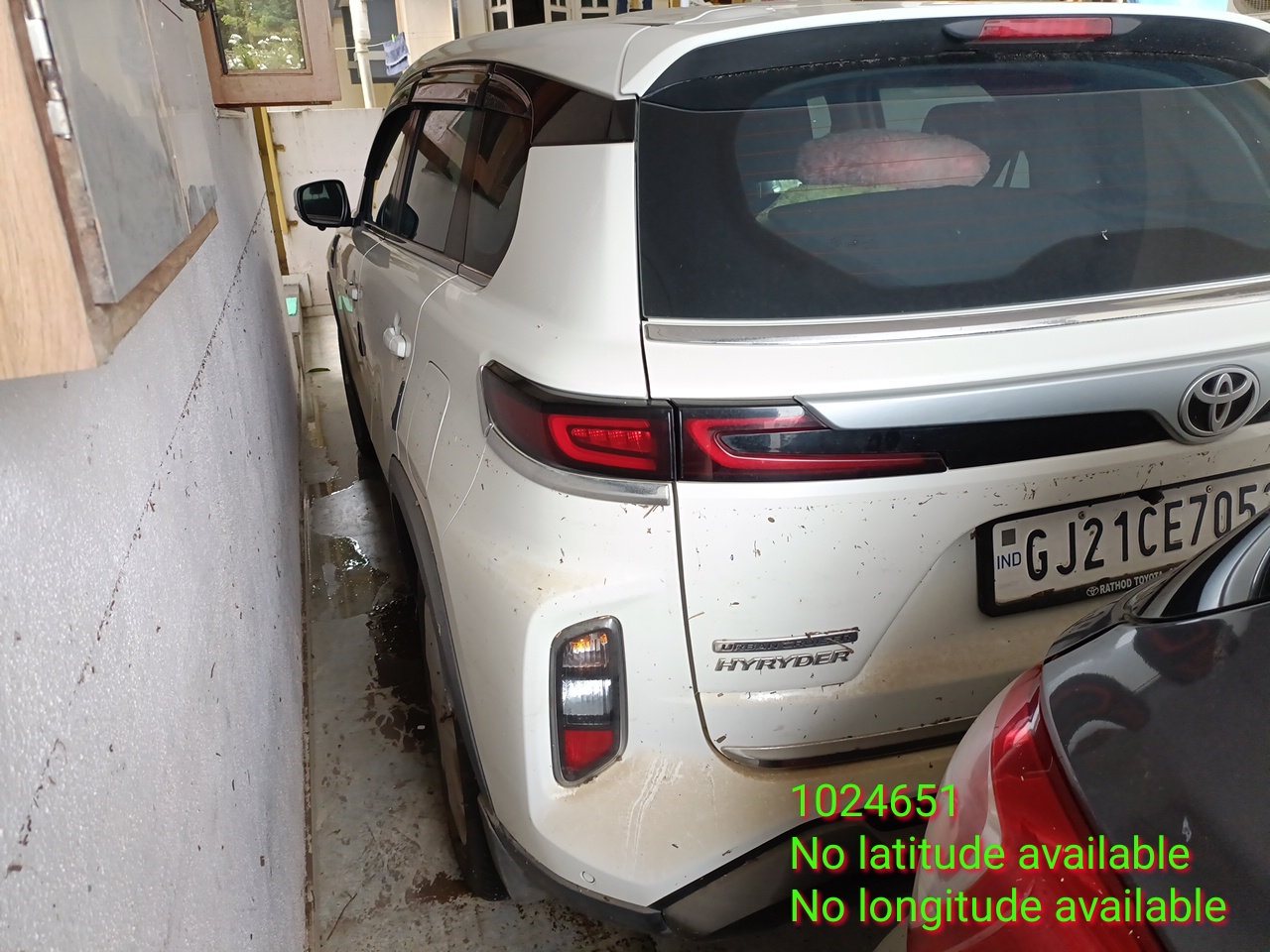 TOYOTA URBAN CRUISER HYRYDER E NEO DRIVE,2025,Petrol,NAVSARI,GJ(WITH RC)