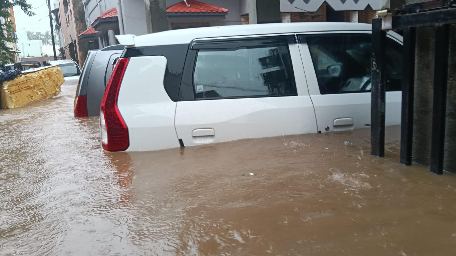 Maruti Wagon R (2026)-VAPI,Gujarat, (With RC) Flood