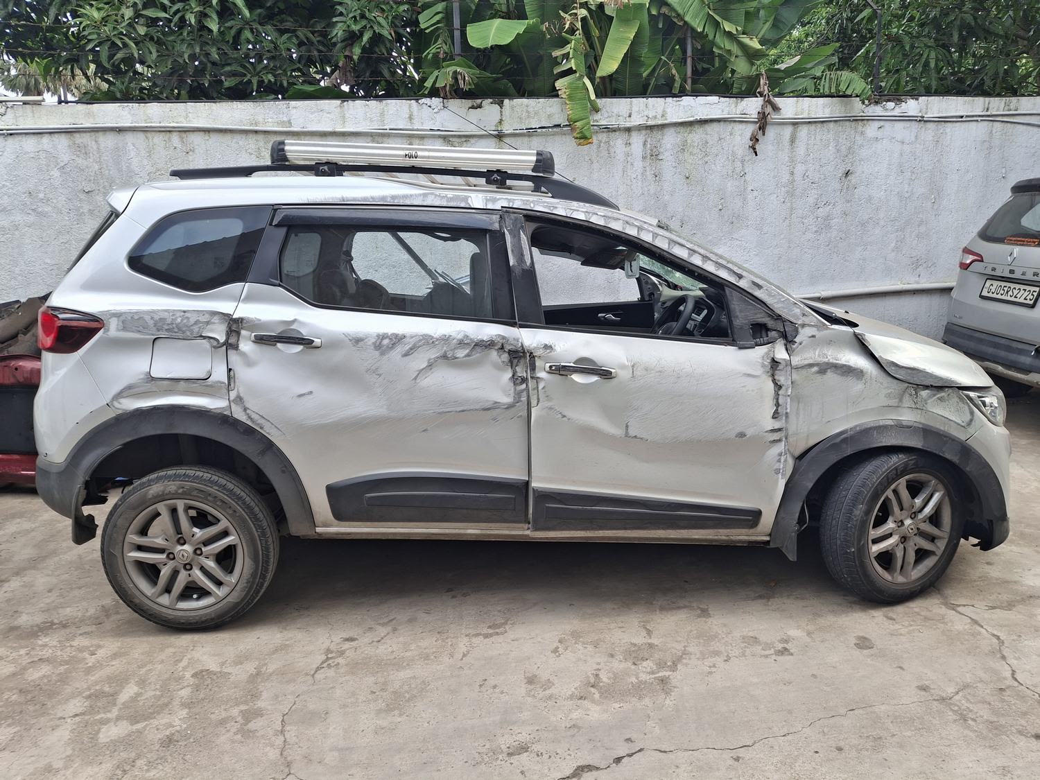 Renault Triber RXZ Petrol MT 1.0L ECE (2022), SURAT,GUJARAT, (WITH RC)